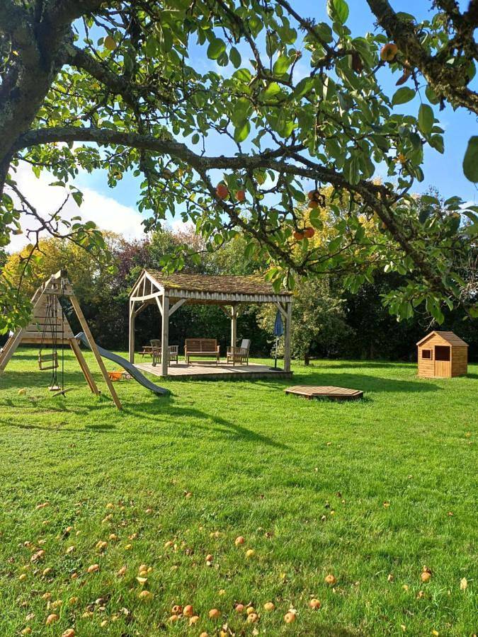 Location de vacances pour 7 personnes, avec jardin et piscine dans Champfleur - 2