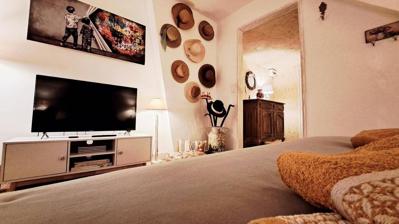 Cosy Chambre-Suite climatisée in Sancoins, Saint-Amand-Montrond