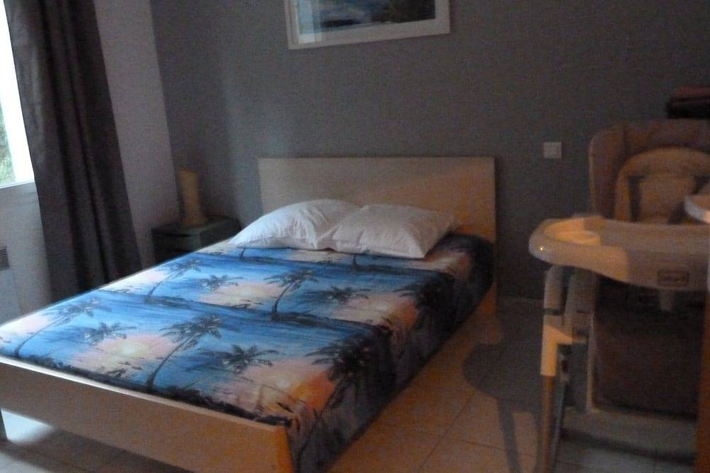 Villa récente tout confort climatisée avec piscine 6 a 7 personnes in Barjac, Région d'Alès