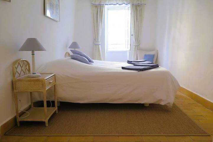 Gîte pour 4 personnes, avec terrasse et jardin à Bargemon - 2