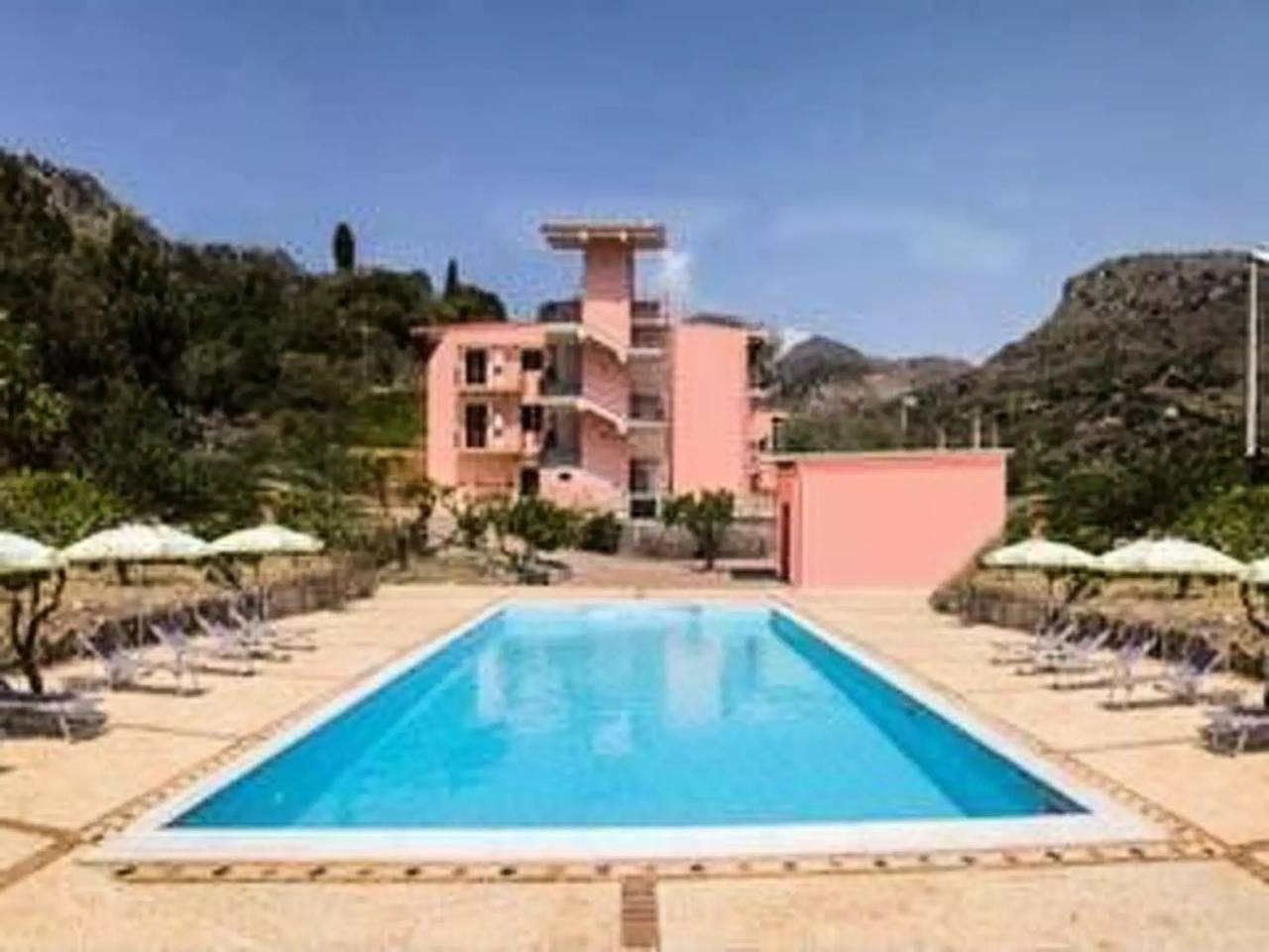 Apartamento entero, 4 estancias 4 Personas in Letojanni, Provincia de Messina