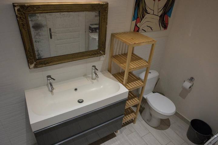 Location de vacances pour 6 personnes, avec terrasse et jardin ainsi que piscine et vue, adapté aux familles à Pujols (Gironde) - 4