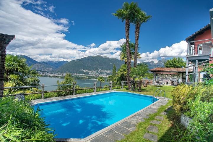 Ferienhaus für 4 Personen, mit Terrasse und Garten sowie Pool und Seeblick in Gambarogno
