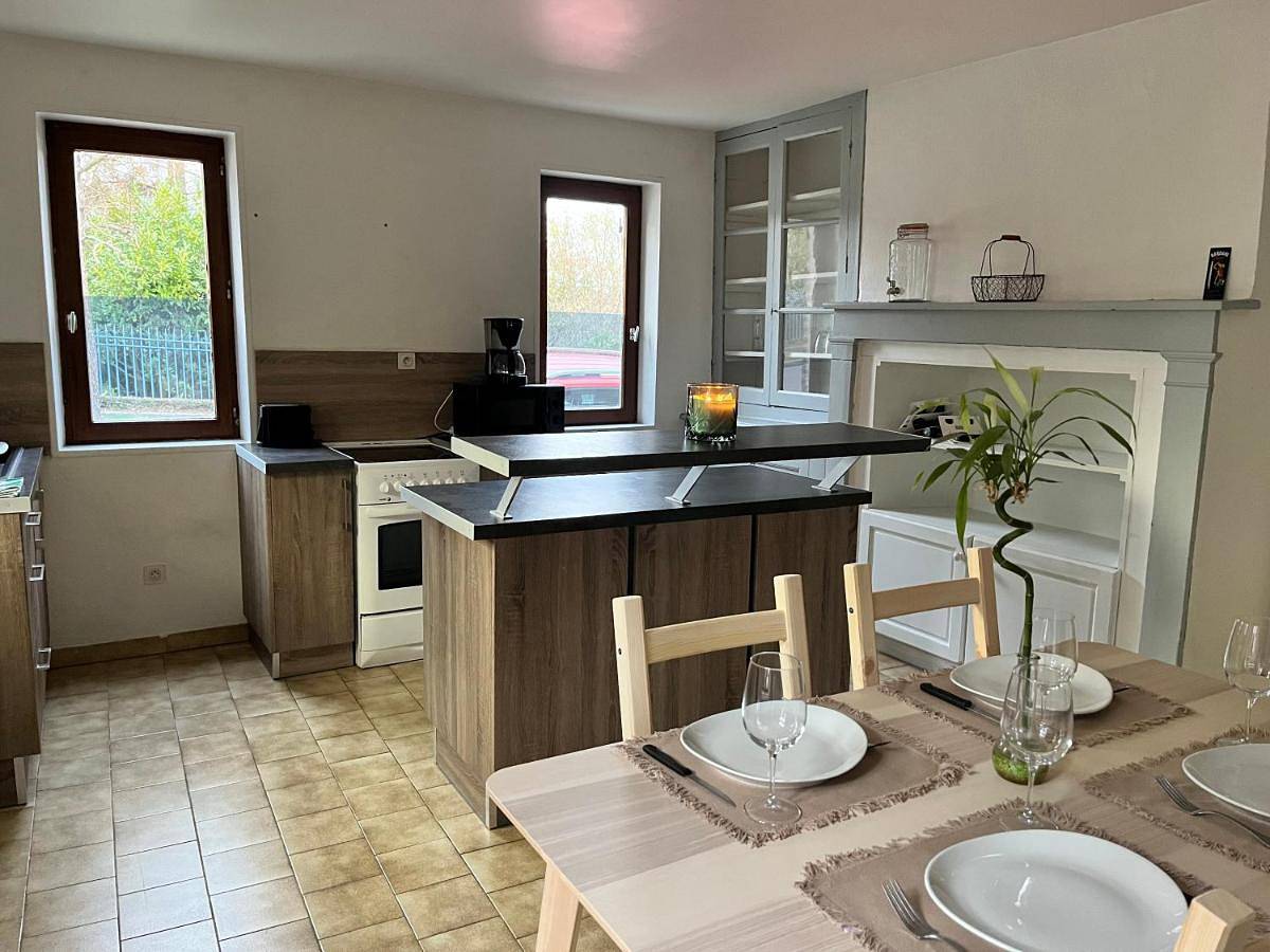 Two-Bedroom House in Dozulé, Région de Lisieux