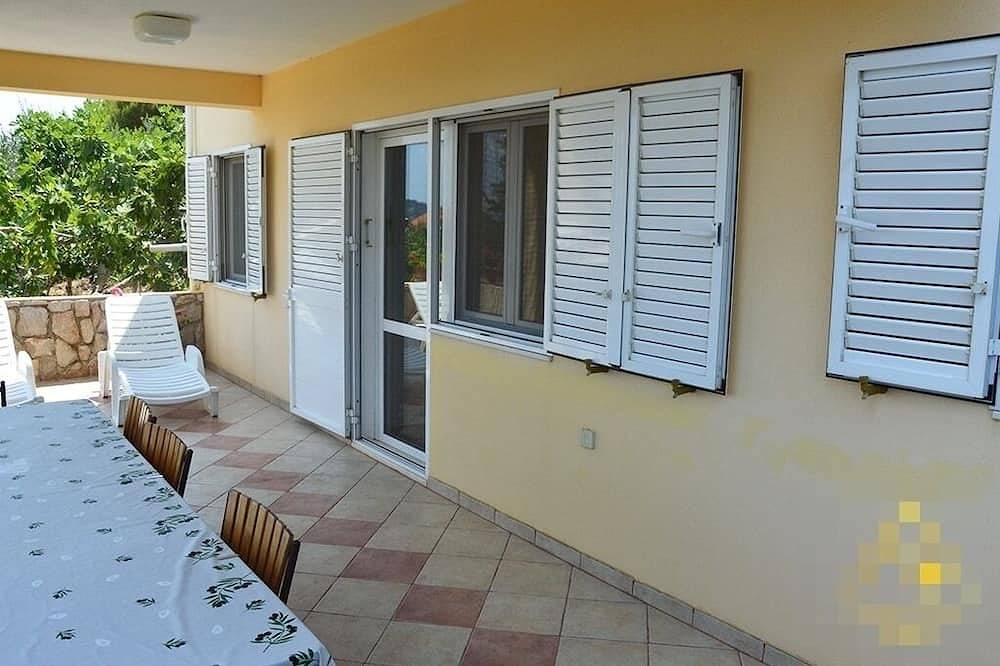 Apartamento entero, Apartamento en Preko con Seaview, Terraza, Acondicionador, Wifi (4574-1) in Preko, Uglijan