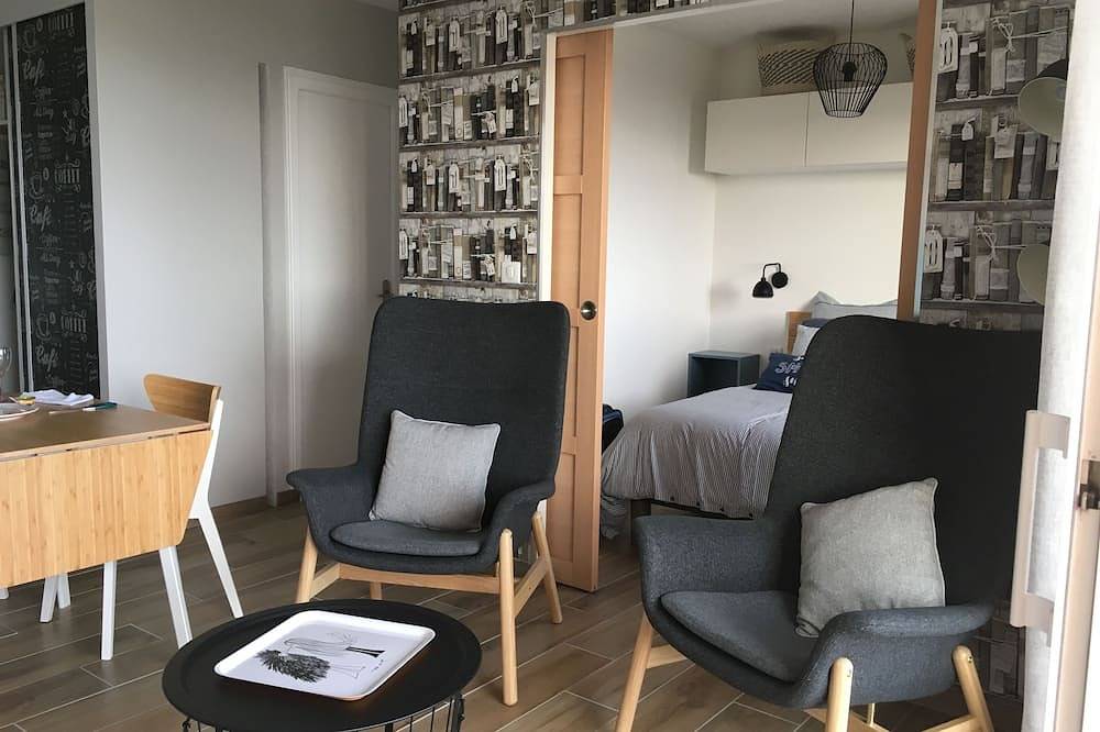New apartment with terrace view and sea access 2 people all comfort / bicycles in Saint-Jean-de-la-Rivière, Côte de la Déroute