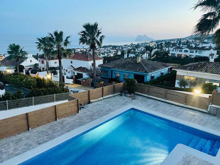 Casa rural para 9 personas, con vistas además de jardín y piscina en San Roque - 3