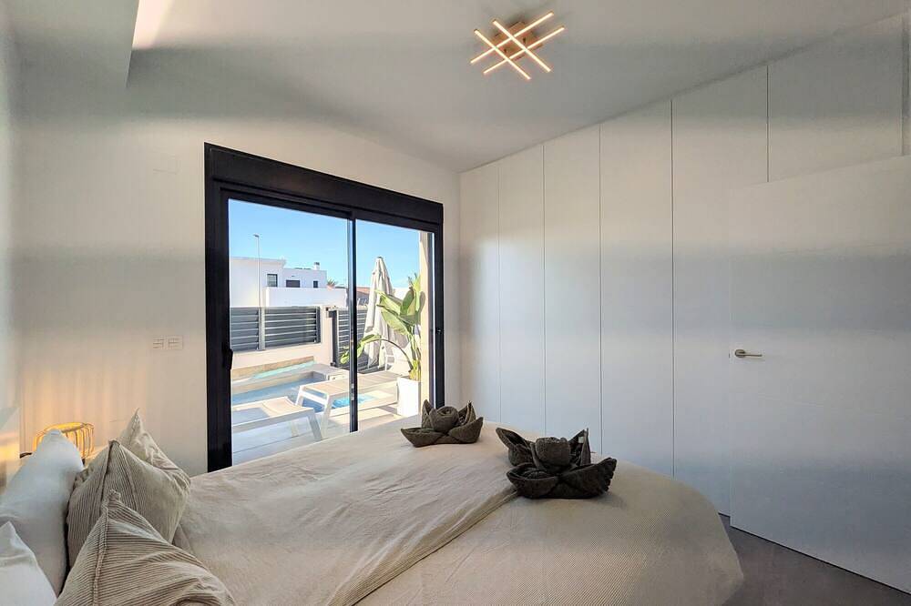 Casa Vacacional 'R-40-C Villa Moderna' con Piscina Privada, Wi-Fi y Aire Acondicionado in Los Montesinos, Costa Blanca