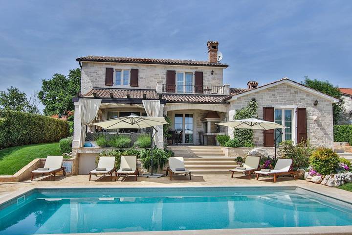 Finca für 6 Personen, mit Balkon und Terrasse sowie Garten und Pool in Kroatien