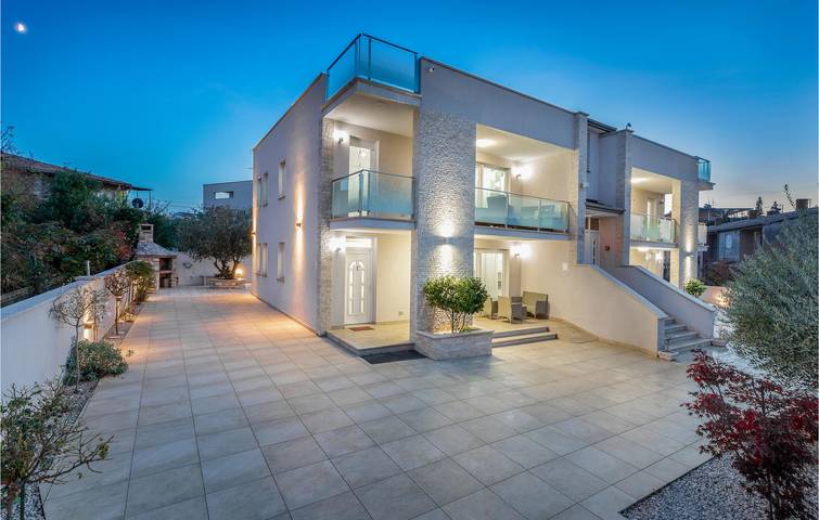 Ferienhaus für 16 Personen, mit Pool und Terrasse in Umag - 4