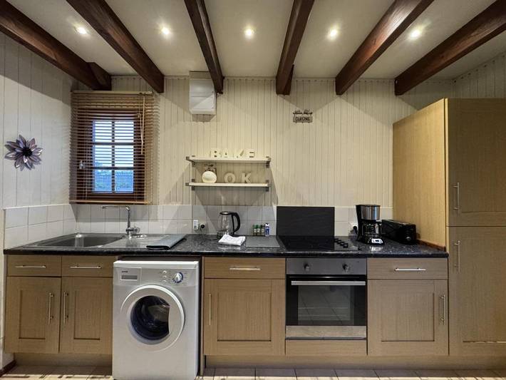 Gîte pour 4 personnes, avec Terrasse ainsi que Jardin et Piscine à Aubigné-Racan - 3