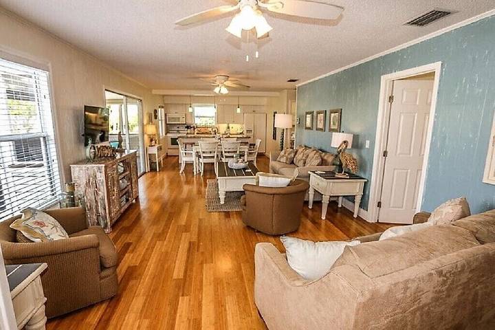 Vacation house for 12 people, with balcony and yard in Fort Myers Beach