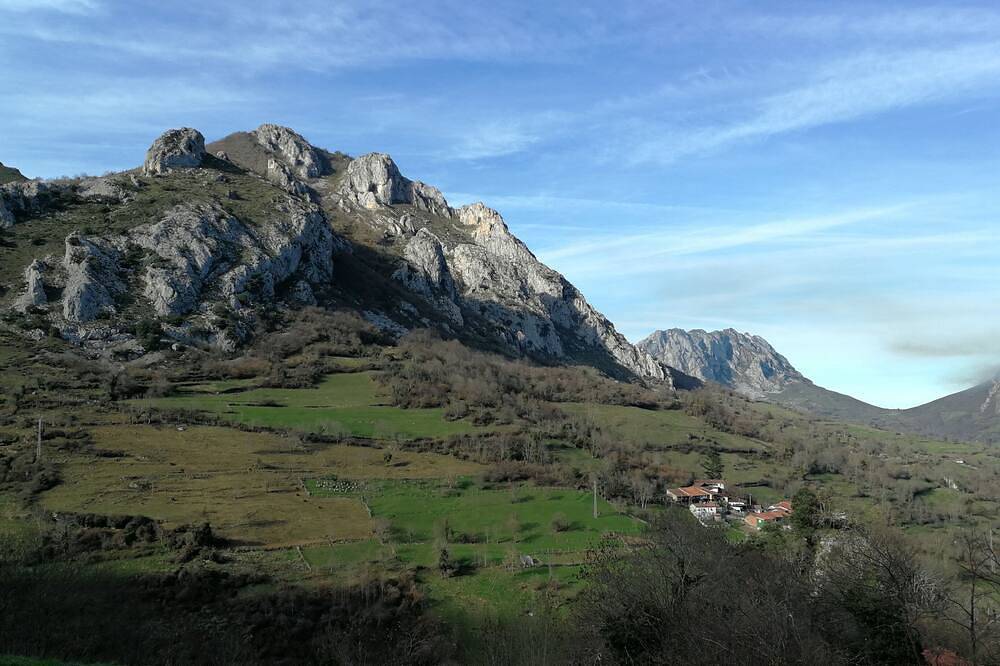 Valle Del Oso\ncasa el mirador de Faedo in Quirós, Cordillera Cantábrica