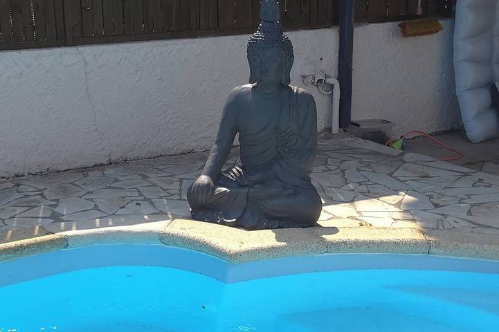 Chalet pour 2 personnes, avec Terrasse ainsi que Jardin et Piscine