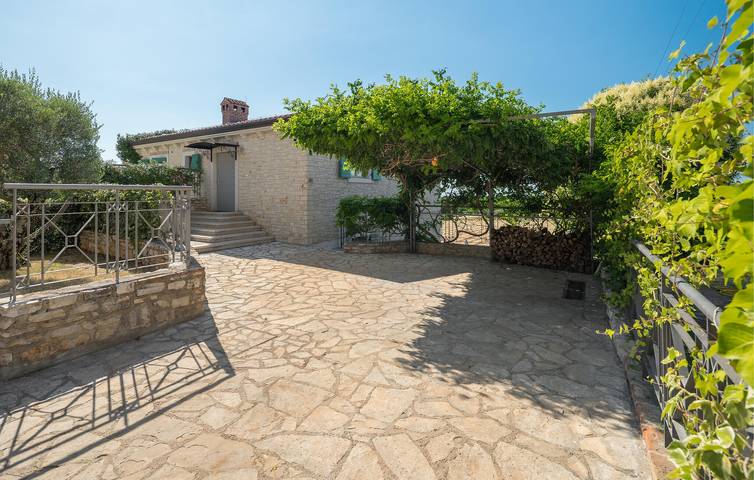 Ferienhaus für 10 Personen, mit Ausblick und Terrasse sowie Garten