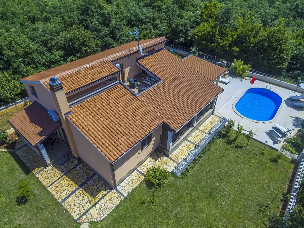Villa in Vodnjan, beheizter Pool und Dachterrasse, großer Garten, 11 Personen, Wlan, Grill in Vodnjan, Grad Vodnjan