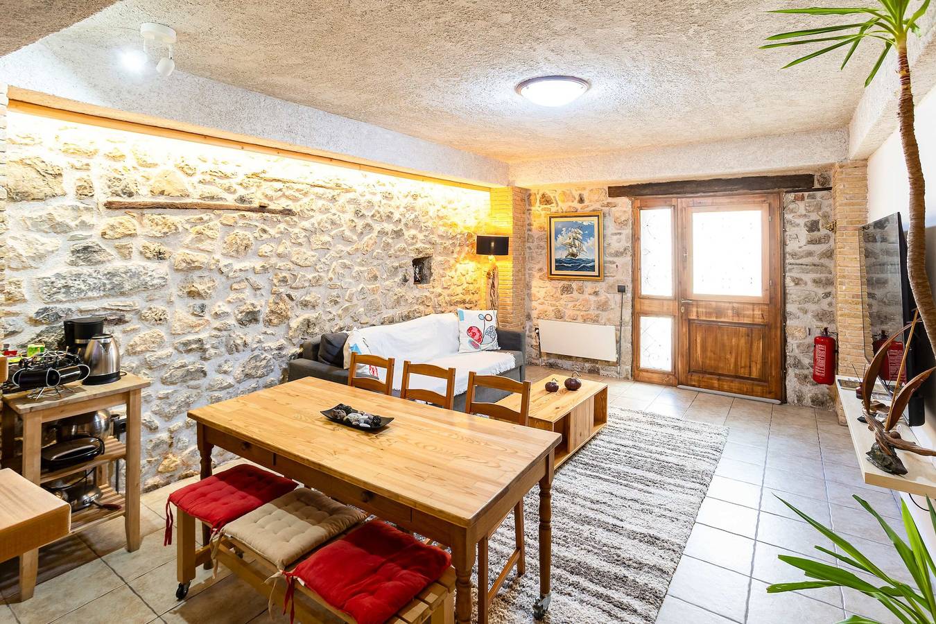 Hel lägenhet, Limni Stone Apartments - Fully Equipped Getaways in Limni, Euboia
