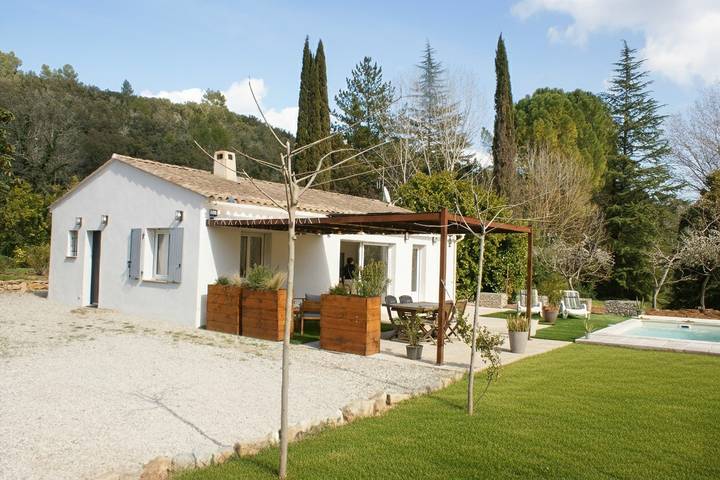 Gîte pour 4 personnes, avec piscine, animaux acceptés à Saint-Antonin-du-Var - 2