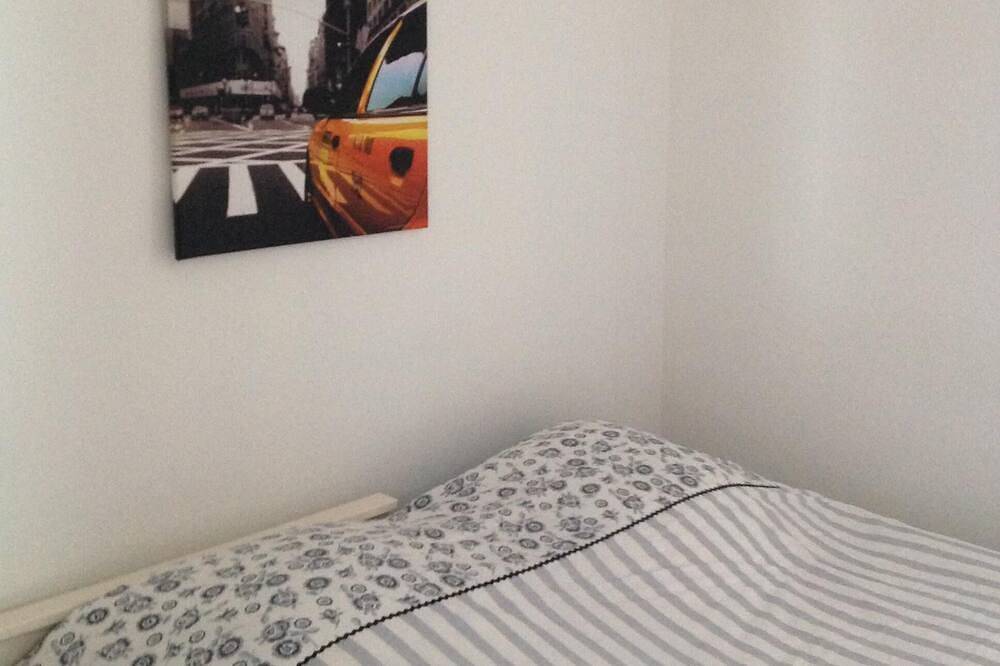 Studio à la nuit pour 2 personnes - vieux Saint Gilles. Proche de la Vélodyssée. in Saint-Gilles-Croix-de-Vie, Vallée de la Loire
