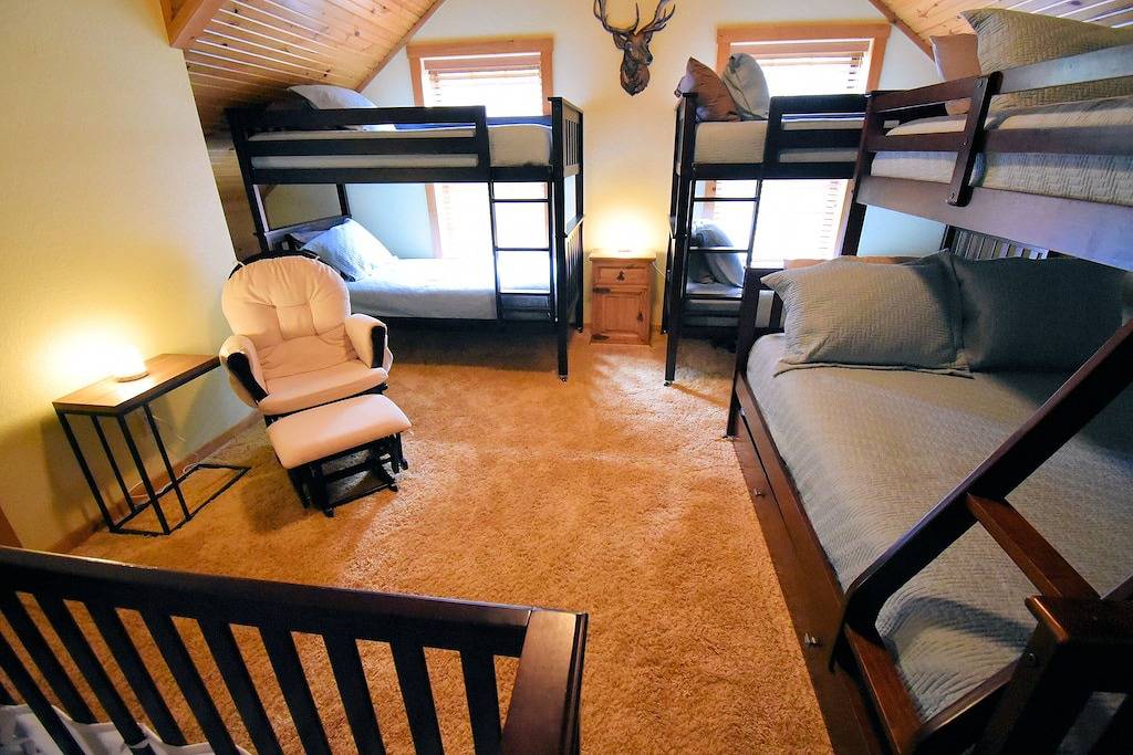 Familienfreundliches Blockhaus mit herrlichem Seeblick von einem riesigen Deck! in Lake Tenkiller