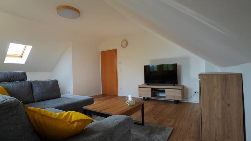 Ganze Wohnung, Ferienwohnung 'Honeygreen' in Bodenheim mit Pool, Terrasse und Wlan in Bodenheim, Landkreis Mainz-Bingen