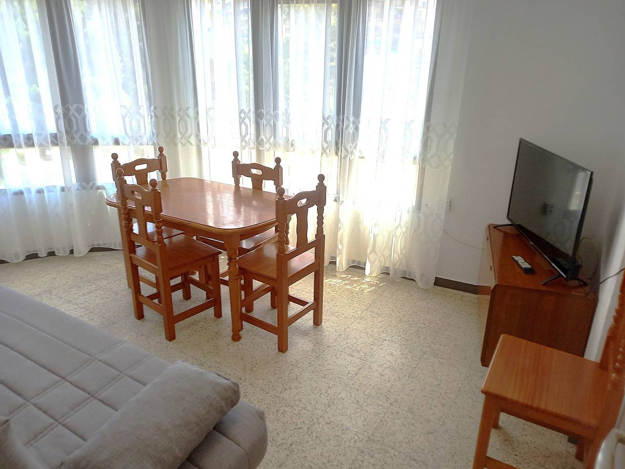 Apartamento entero, Apartamento funcional en Cullera para 5 pers, cerca de la playa, fácil acceso in Cullera, Costa de Valencia