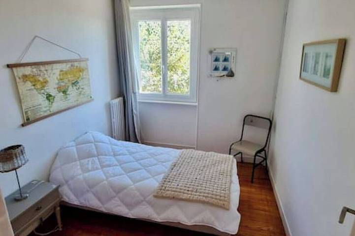 Location de vacances pour 12 personnes, avec jardin et terrasse, animaux acceptés dans Plage Pors Carn - 3