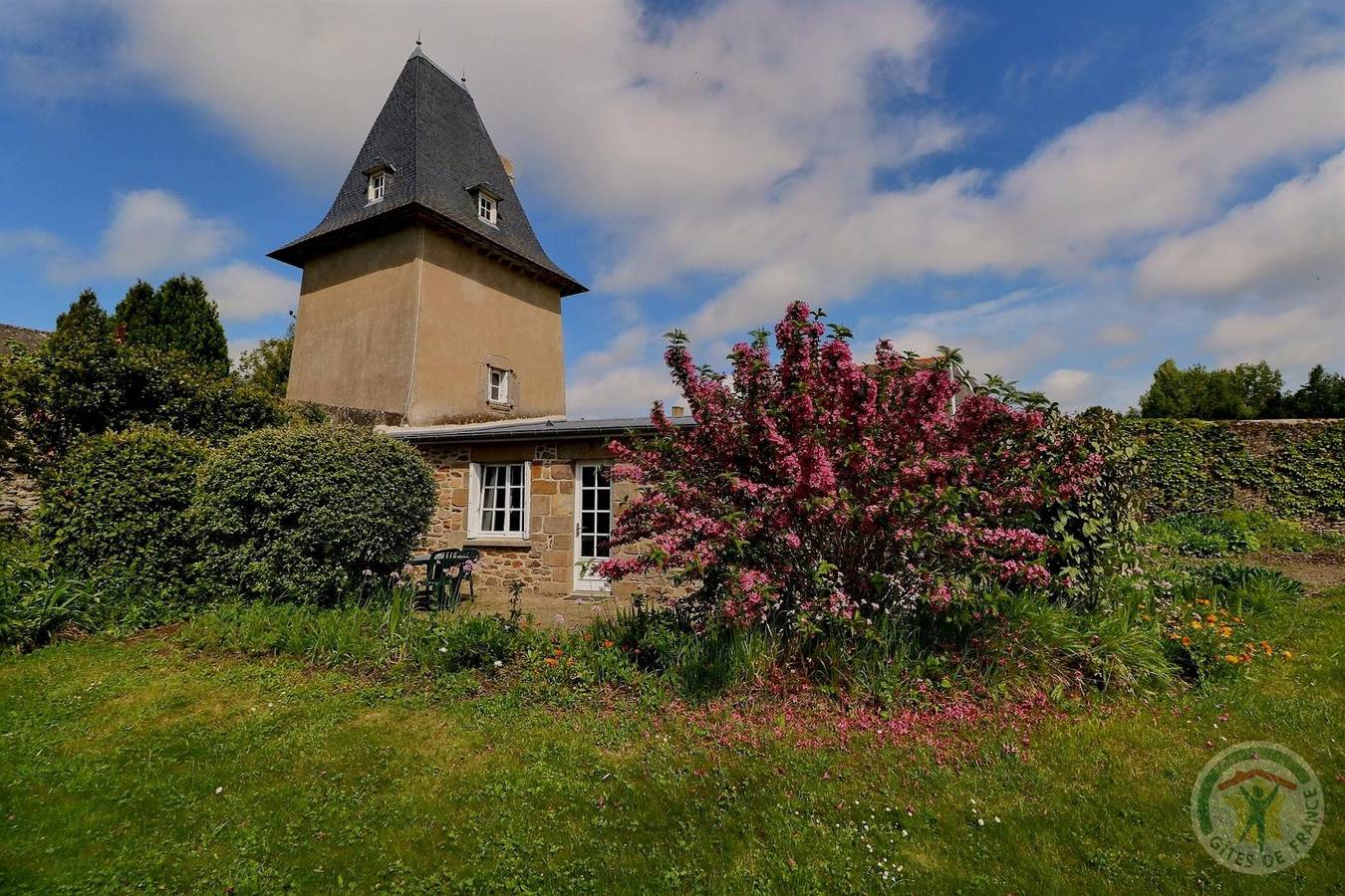 Colombier in Saint-Méloir-des-Ondes, Baie du Mont-Saint-Michel