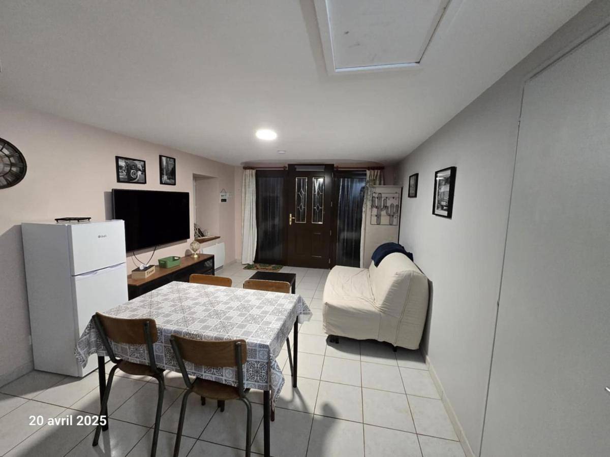 Appartement entier, One-Bedroom Apartment - Non-Smoking in La Tardière, Fontenay-le-Comte
