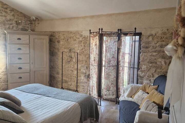 Cabanon des Secrets - Les Cabanes de Provence in La Roque-sur-Pernes, Vaucluse
