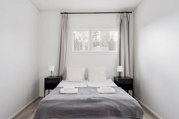 Modern 3Br House with Sauna & Parking | Near Airport in Uusimaa