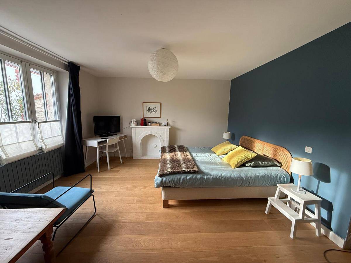 La Pierre Percée - accès digicode in Vertou, Région de Nantes