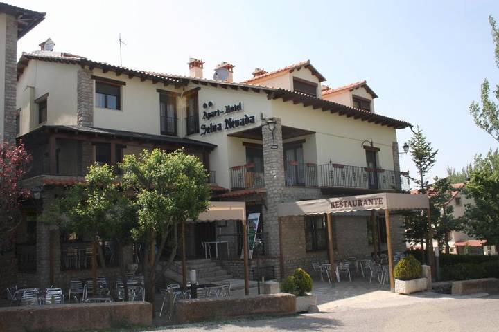 Apartamento para 2 personas, con Terraza además de Jardín y Vistas en Alcalá de la Selva