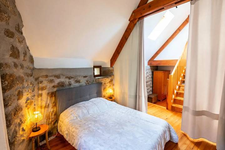 Gîte pour 7 personnes, avec Terrasse ainsi que Jacuzzi et Piscine à Saint-Laurent-de-Muret - 3