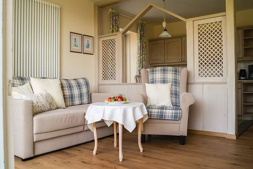 Ganze Wohnung, Ferienwohnung mit Balkon und Blick in den Garten in Bad Birnbach, Bayerische Golf und Thermenland