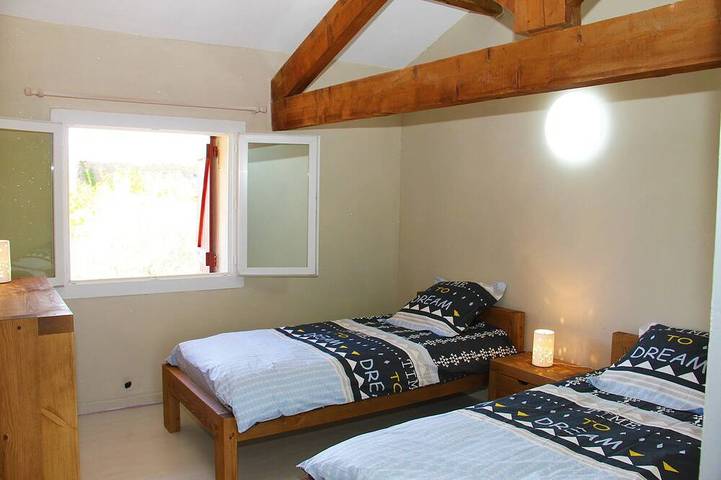 Location de vacances pour 8 personnes, avec balcon et jardin, animaux acceptés à Sabran - 3