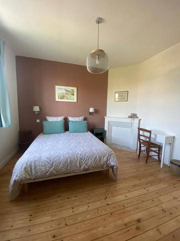 Gîte pour 2 personnes, avec vue et piscine ainsi que jardin et terrasse à Saint-Jouan-des-Guérets