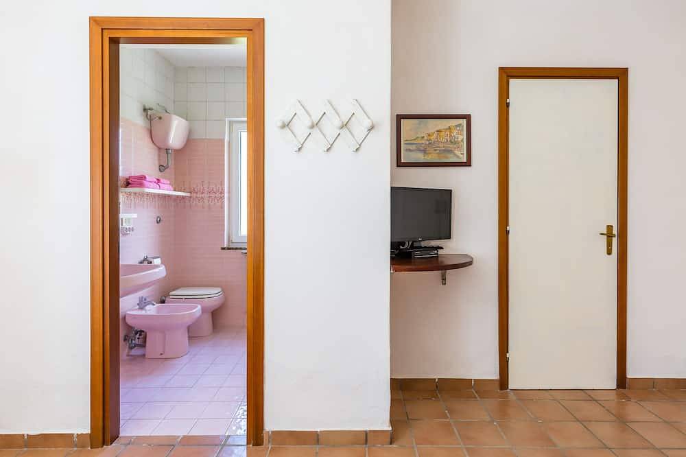 Ganze Wohnung, Ferienwohnung - 2 Räume - 2/4 Personen-Haus mit Garten in Barano d'Ischia, Ischia