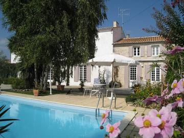 Chambre d’hôte pour 2 personnes, avec piscine à La Clisse