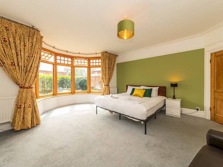 Glamping for 4 people in Berkshire
