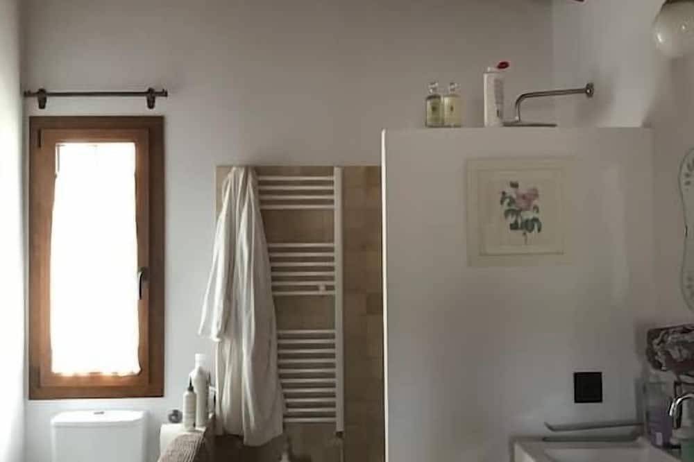 House ideal for families, swimming pool, barbecue. 15 minutes from Palma. in Bunyola, West Majorca