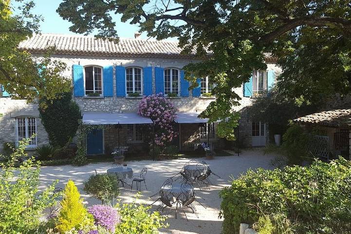 Gîte pour 4 personnes, avec terrasse ainsi que jardin et piscine à Fontaine-de-Vaucluse - 4