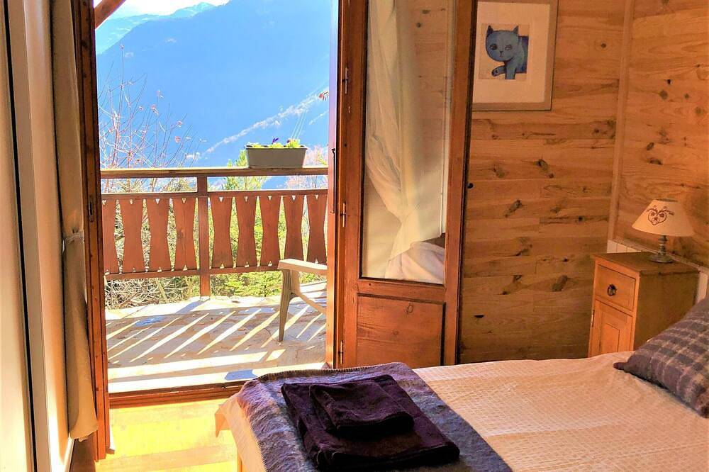 2 bedroom self-contained apartment in Chalet Le Doux Si in Doucy, La Léchère