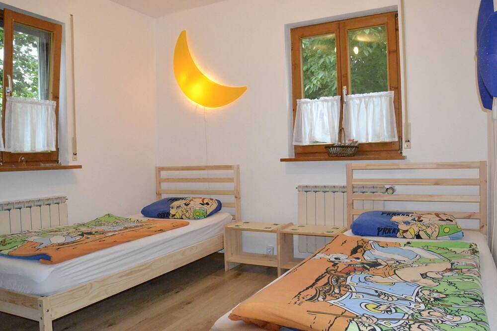 Ganze Wohnung, Praxis Löwenzahn, ehemalige Landarztpraxis im Fränkischen Seenland in Westheim (Bayern), Romantische Straße