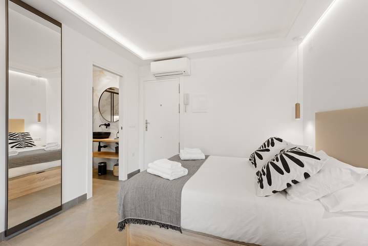 Estudio entero, Estudio 'Capricho de Manuela' con Wi-Fi y aire acondicionado in Málaga (Este), Málaga