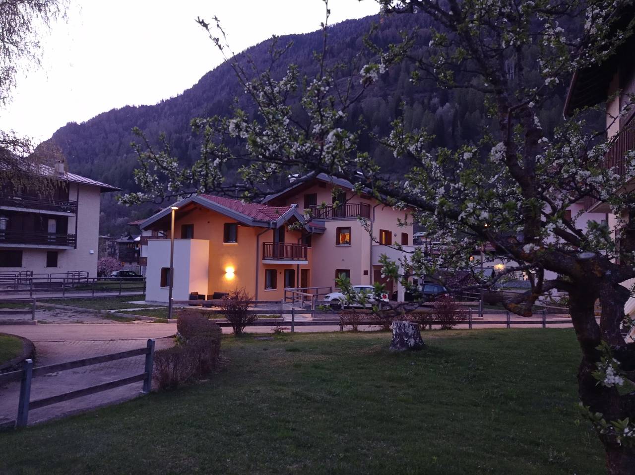 Holiday Home 'Casa Martinelli  Calvilla Rossa' with Mountain View, Private Garden and Wi-Fi in Pellizzano, Adamello-Presanella Alps