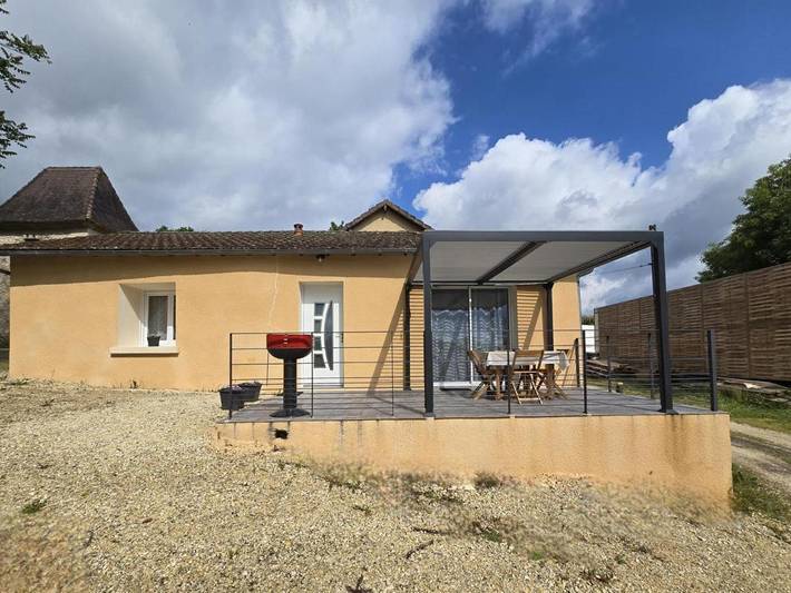 Location de vacances pour 2 personnes, avec terrasse et jardin à Mensignac - 2