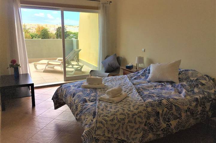 Apartamento inteiro, Apartamento em Lagos * Piscina, Wifi Aircon etc * Reserve De Novembro De 2019 A 20 De Julho! in São Sebastião, São Gonçalo de Lagos