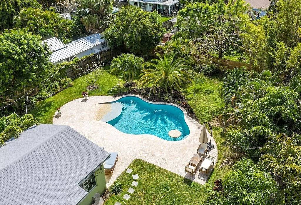 Swim Up Bar - Outdoor Paradise! in Delray Beach, Palm Beach County