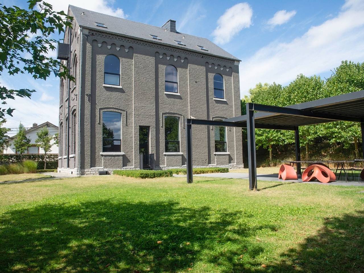 Villa de Luxe à Anhée près de Maredsous avec grand jardin aménagé et équipé in Anhée, Région De Namur